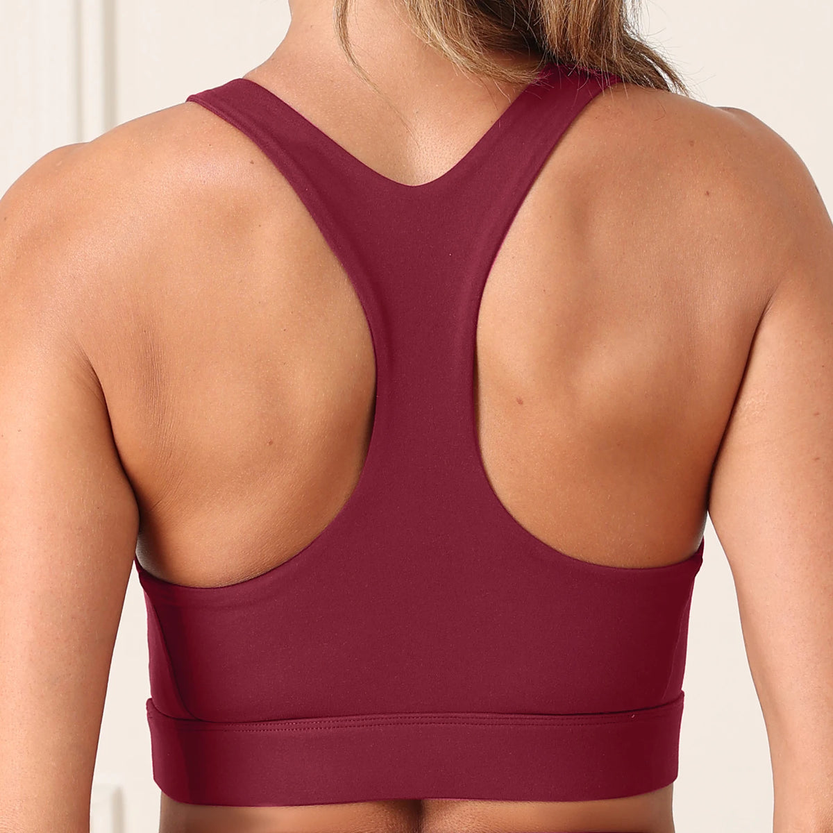 Top Sportivo Donna con Imbottiture Rimovibili e Design Posteriore a T